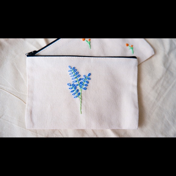 Lavender embroidered coin purse, cosmetic bag, canvas make up bag, pencil case - Picture 3 of 3